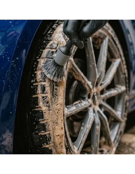 Skuteczny cleaner do opon i gumy PETRIHORN Tire & Rubber 500ml  7